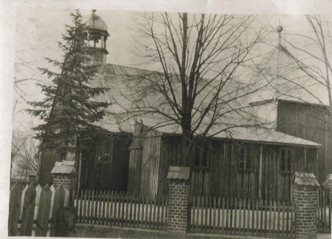Fot.: Kościół drewniany w Chynowej p.w. św. Wawrzyńca. Fot. z roku 1932